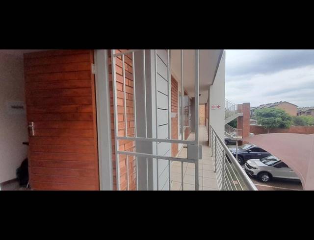 2 BEDROOM PROPERTY TO RENT IN MONAVONI
